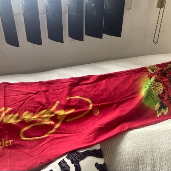 Ed Hardy fringed shawl scarf - Picture 5 of 5